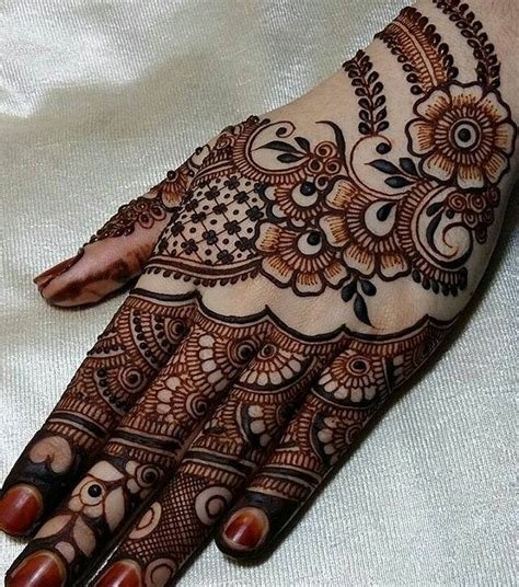 12_5 Shaded Mehndi Design Ideas to Add Visual Depth to Your Mehndi Look