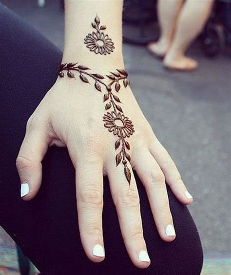 4_25 Simple Cute Small Henna Design Ideas  EntertainmentMesh