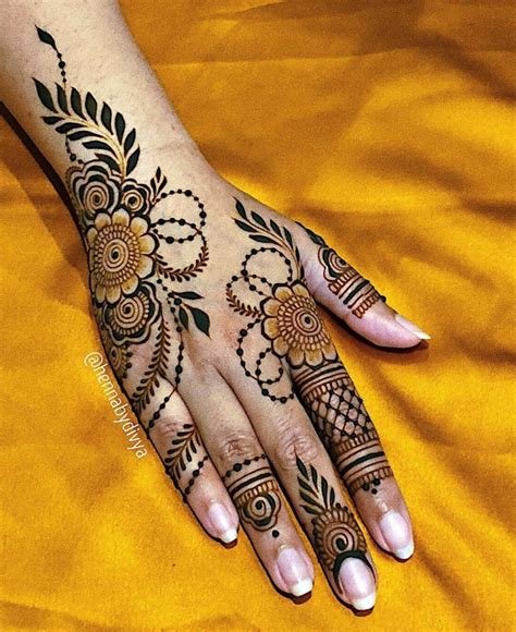 11_Easy Mehndi Designs For Hands Backside