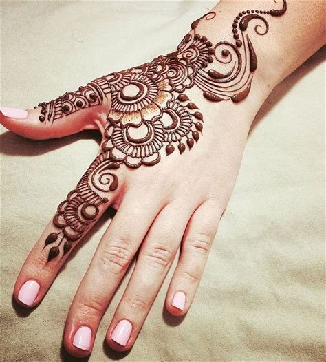 11_30 Latest And Gorgeous Back Hand Mehndi Designs For Any Occasion