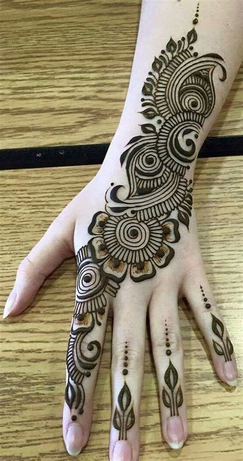 13_Latest Simple Arabic Mehndi Designs for Back Hand 2024  K4 Fashion
