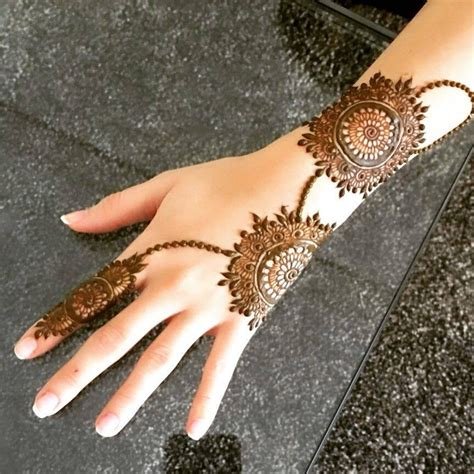 14_Stunning  Trending Back Hand Mehendi Designs For Brides