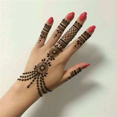 2_Backhand Simple Mehndi Designs  FinetoShine