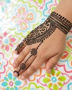 3_12 Stunning Bracelet Mehndi Design That Are Simple Quick and