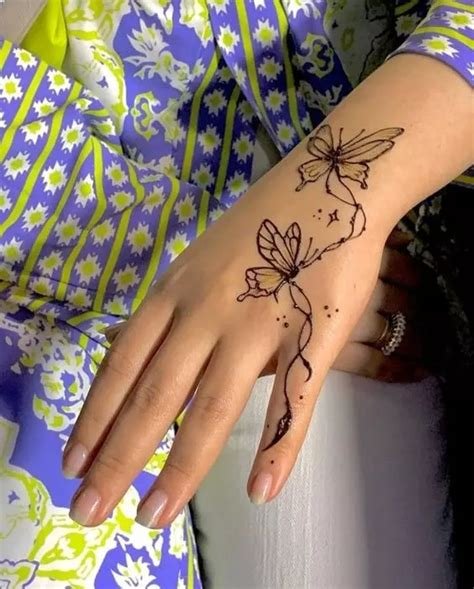 12_Simple Butterfly Mehndi Designs For Eid 2024