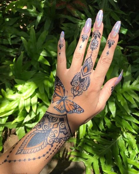 15_Intricate Butterfly Mehndi Design  Folder