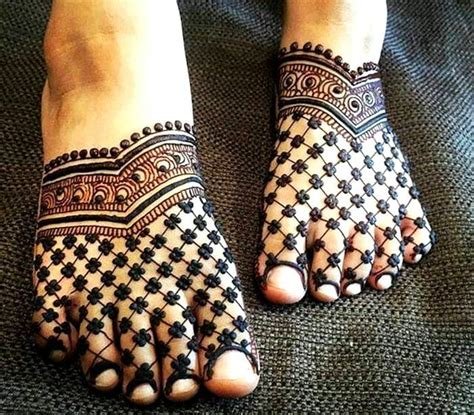 2_111 Latest Trending Arabic Mehndi Designs for Hands  Legs