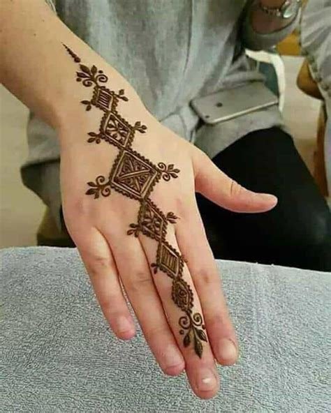 15_Modern Back Hand Mehndi Design Simple And Easy Birthday Mehndi Design