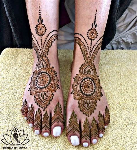 7_21 Simple Foot Mehndi Design That Are Perfect For BridesToBe