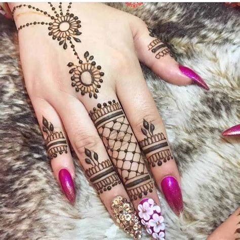 8_125 Simple And Easy Mehndi Designs For All Occasions  2022  Fabbon