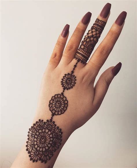 9_15 Latest BackHand Mehndi Design For Trendy BridesToBe