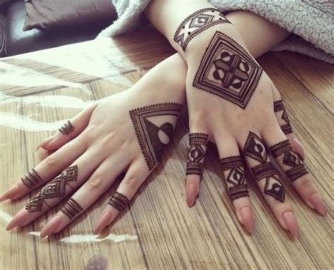 4_Top 50 Simple Mehndi Designs You Will Fall in Love With  Reviewitpk