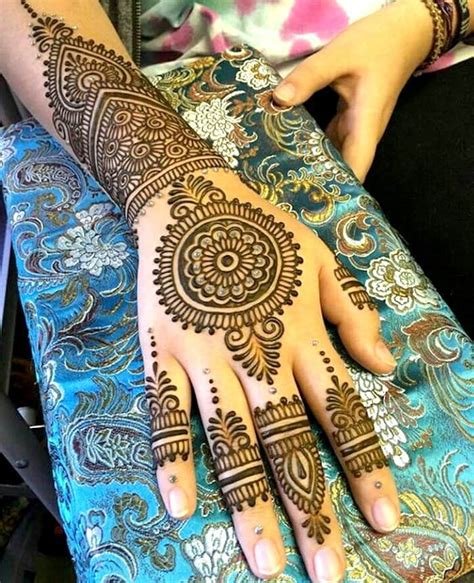 3_Top 111 Latest  Simple Arabic Mehndi Designs for Hands  Legs