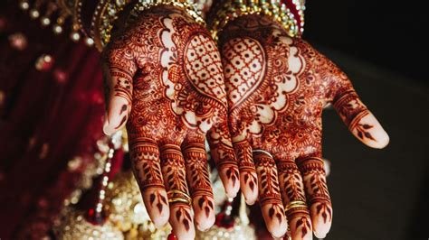 13_Mehndi Designs For Karwa Chauth 2022 Check Out Some Trendy Beautiful