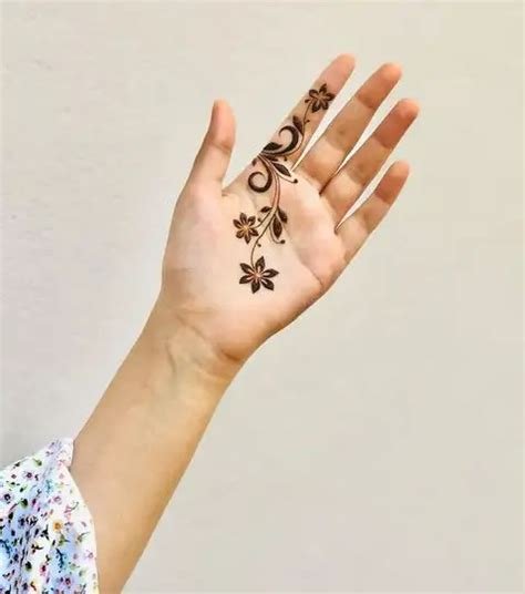 2_10 Stunningly Simple Mehndi Design Images for Any Occasion Click Here Now