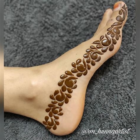 7_30 Mind Blowing Leg And Foot Mehndi Designs For Brides