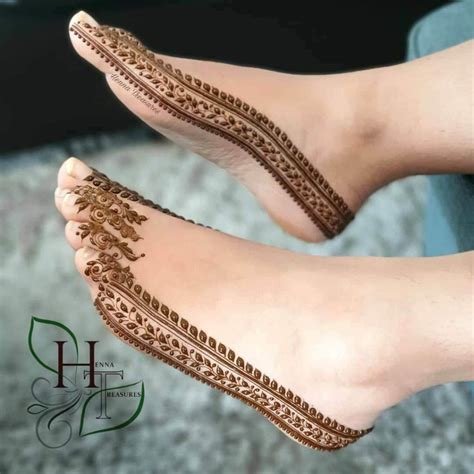 8_15 Beautiful and Easy Mehndi Designs for Leg