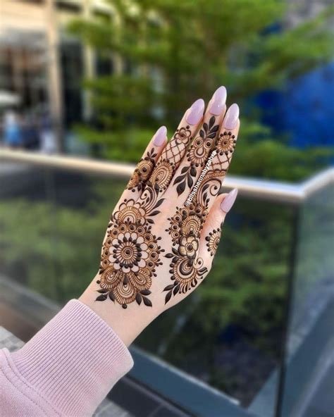 4_70 Simple Mehndi Designs For Hands  Body Art Guru