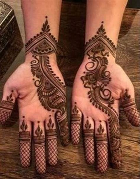 11_Simple And Stunning Bail Mehndi Designs For Front And Back Hand