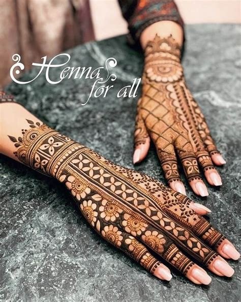 3_31 Dainty Engagement Mehndi Designs For Bride