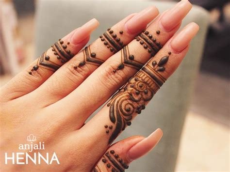 14_Easy Mehndi Designs Collection for Hand 2023  K4 Fashion