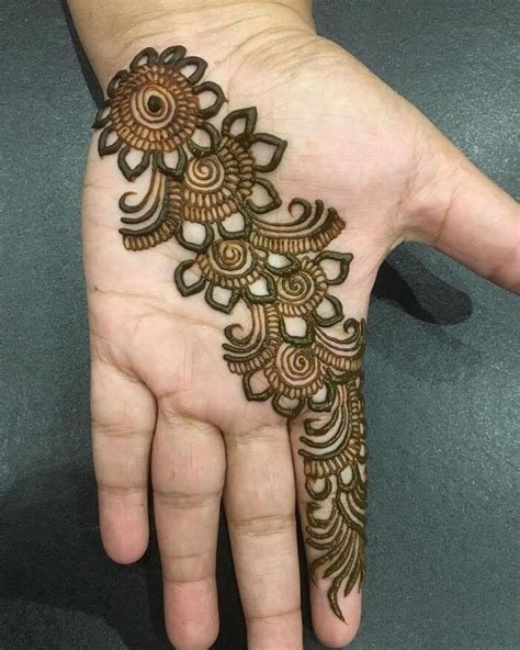 5_Simple Mehndi Designs for Front Hands Step by Step