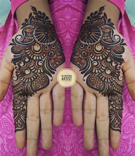 5_29 Remarkable Peacock Mehndi Designs for the Brides of Today