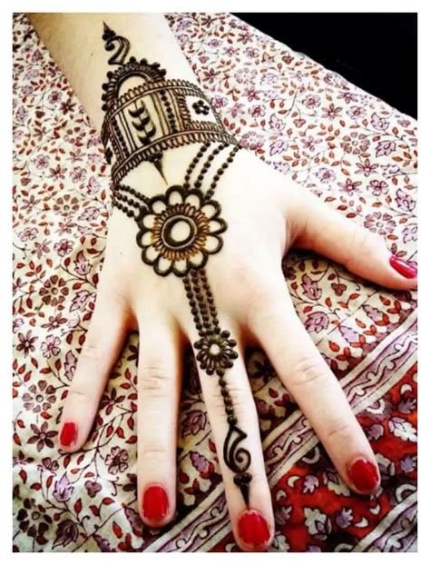 1_25 Simple Easy and Beautiful Mehndi Designs for Hands 2020  SheIdeas