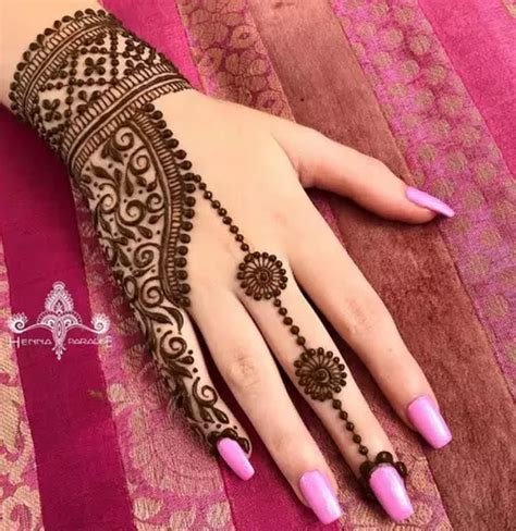 14_30 Fascinating Mehndi Designs for Eid Ul Fitr 2019  SheIdeas