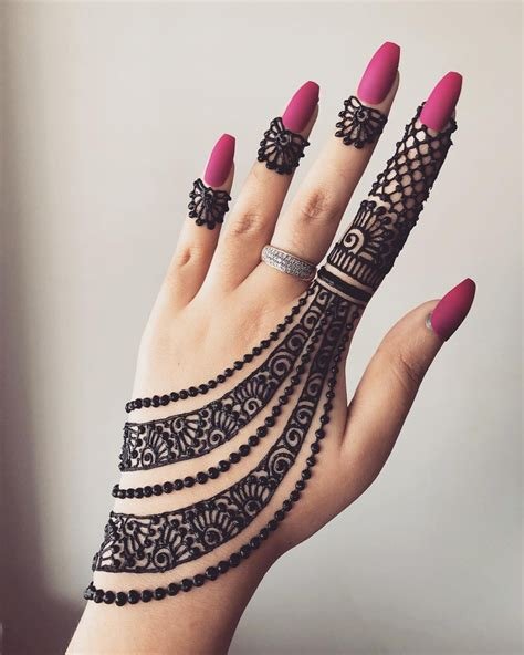 12_Back Hand Bridal Mehndi Designs for Models  Back Hand Bridal Mehndi