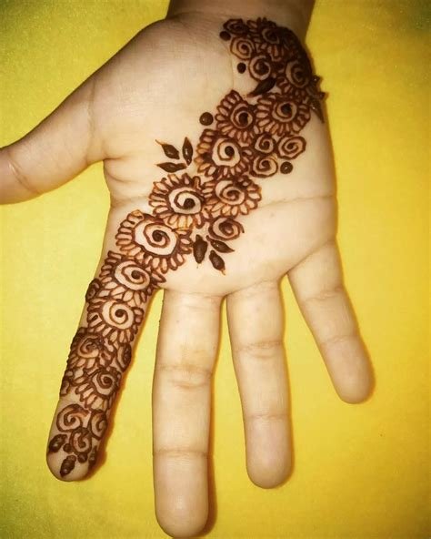 12_41 Mehndi Designs For Eid to Try This Year  Easy Henna Tattoos For Girls