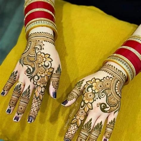 3_Simple Mehndi Designs for Left Hand Palm by Henna Artists