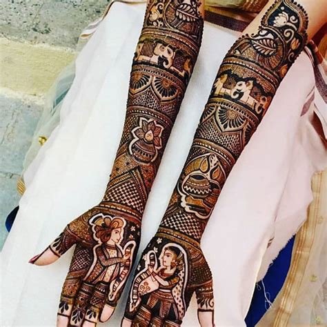 4_Simple Mehndi Designs for Left Hand Palm by Henna Artists