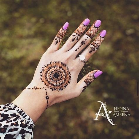 14_Unleash Your Bridal Glow with these Simple Mehndi Designs for Weddings