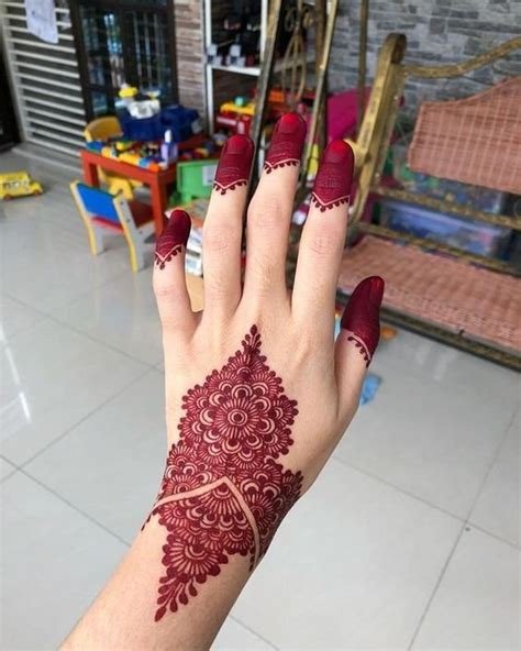 11_10 Latest Red and Black Mehndi Designs For You