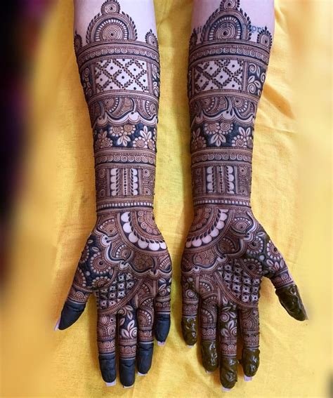 1_60 Royal Front Hand Mehndi Designs Simple Stylish Design