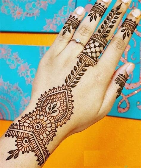 3_10 Latest Single Line Mehndi Designs with Pictures  Styles At Life