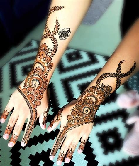 7_Stunning Mehendi Designs For The Sister Of The Bride  Bridesmaids