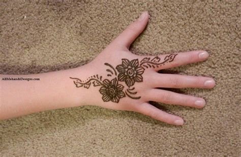 2_1000 Cute Mehndi Henna Designs for Kids for Small Baby