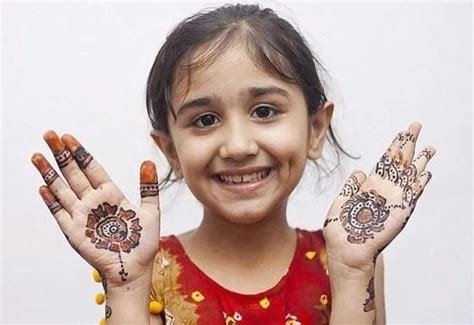 7_1000 Cute Mehndi Henna Designs for Kids for Small Baby
