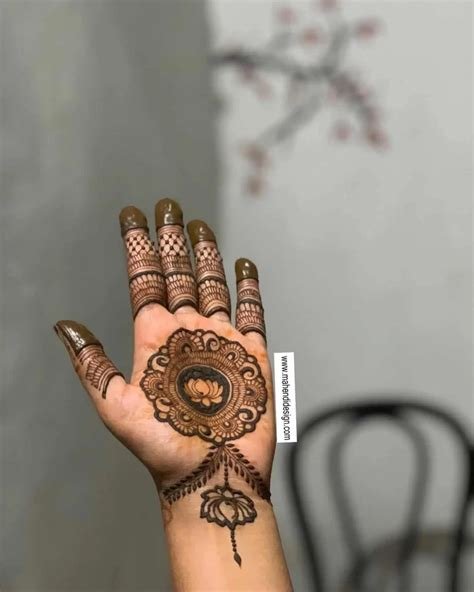 8_Round Mehndi Designs 26 Easy Circle Shape Mehandi Design for Brides