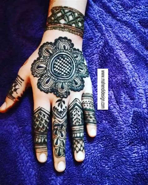 9_Top 25 Amazing simple circle mehndi Designs  Simple And Easy