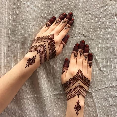1_Short Mehndi Design Ideas That Will Make You the Star of the Show