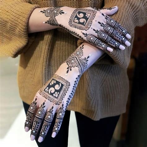 8_125 Front Hand Mehndi Design Ideas To Fall In Love With  Wedbook