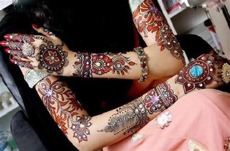 8_Sparkle Lotus Style Bridal Mehndi Designs for fingers  Lotus Style