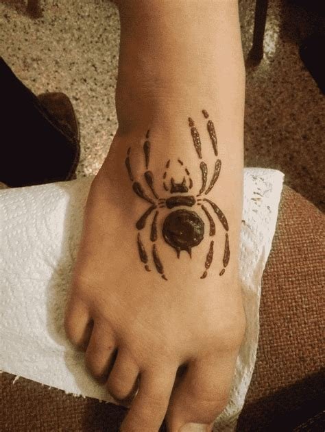 2_Spider Mehndi Design Images Spider Henna Design Ideas