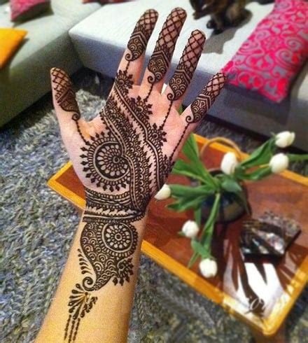 15_Latest And Stylish Floral Mehndi Designs For Hands