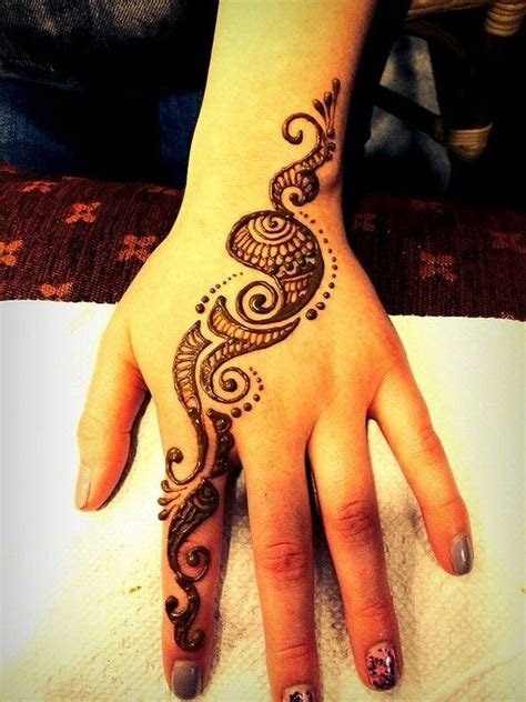 6_Spiral Cool Bridal Mehndi Designs  Crayon