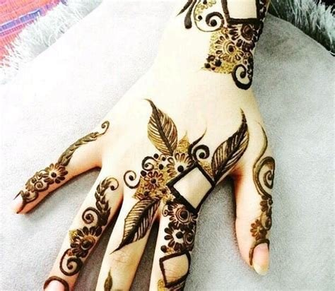 11_Latest Mehndi Designs 2020  60 Simple And New Mehendi Designs