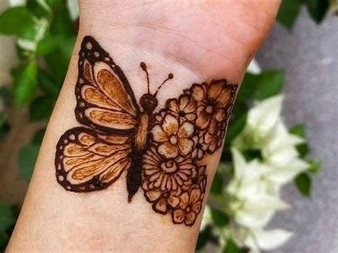 5_27 Stunning Butterfly Mehndi Designs Simple And Unique  Fabbon